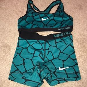 NIKE Pro Set